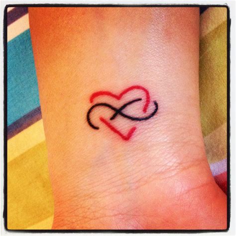 tatuajes de amor eterno|Tatuajes de amor eterno: significados y diseños inspiradores